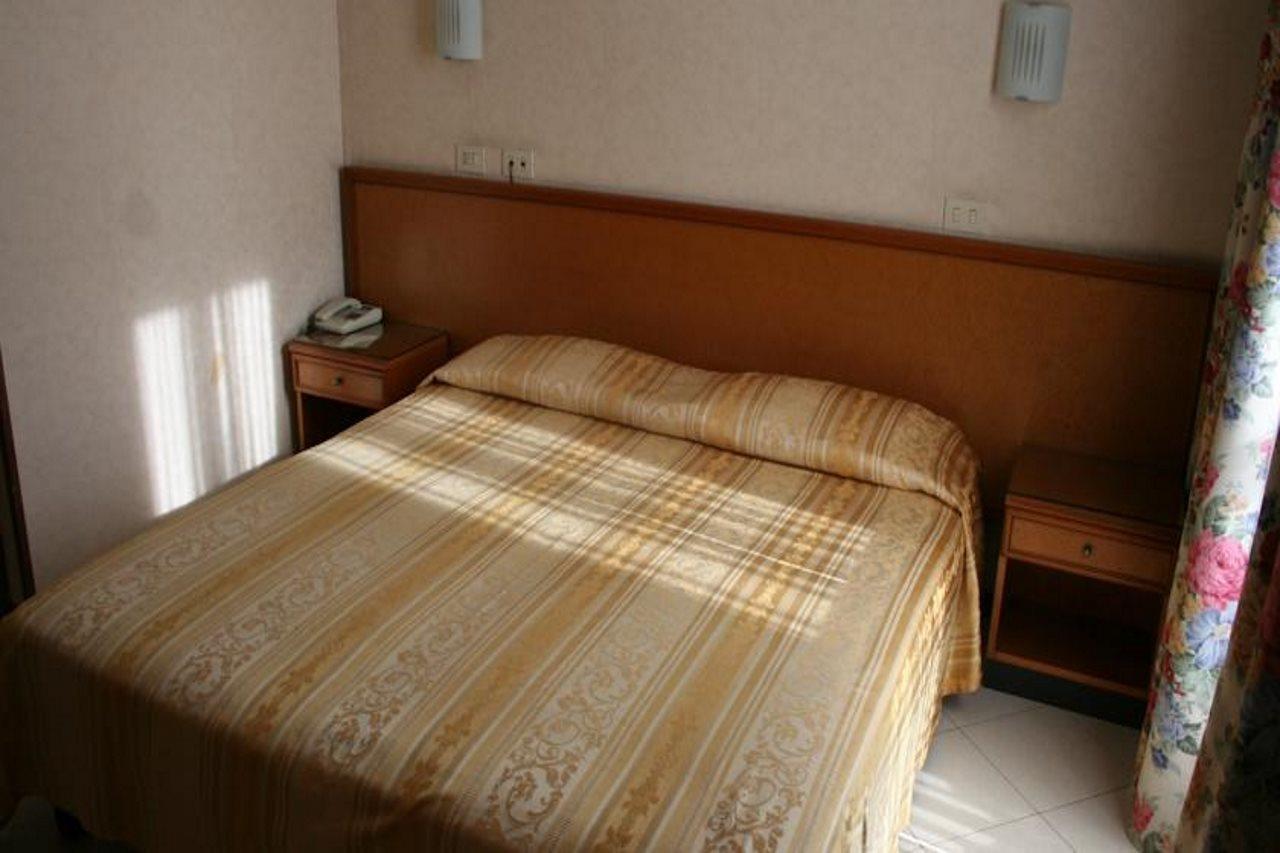 Hotel Citta 2000 Рим Экстерьер фото