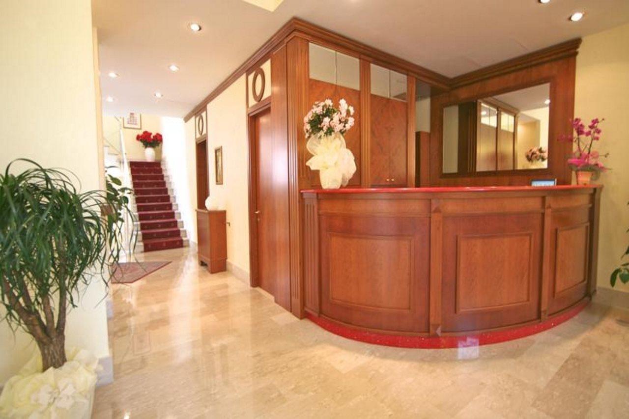 Hotel Citta 2000 Рим Экстерьер фото
