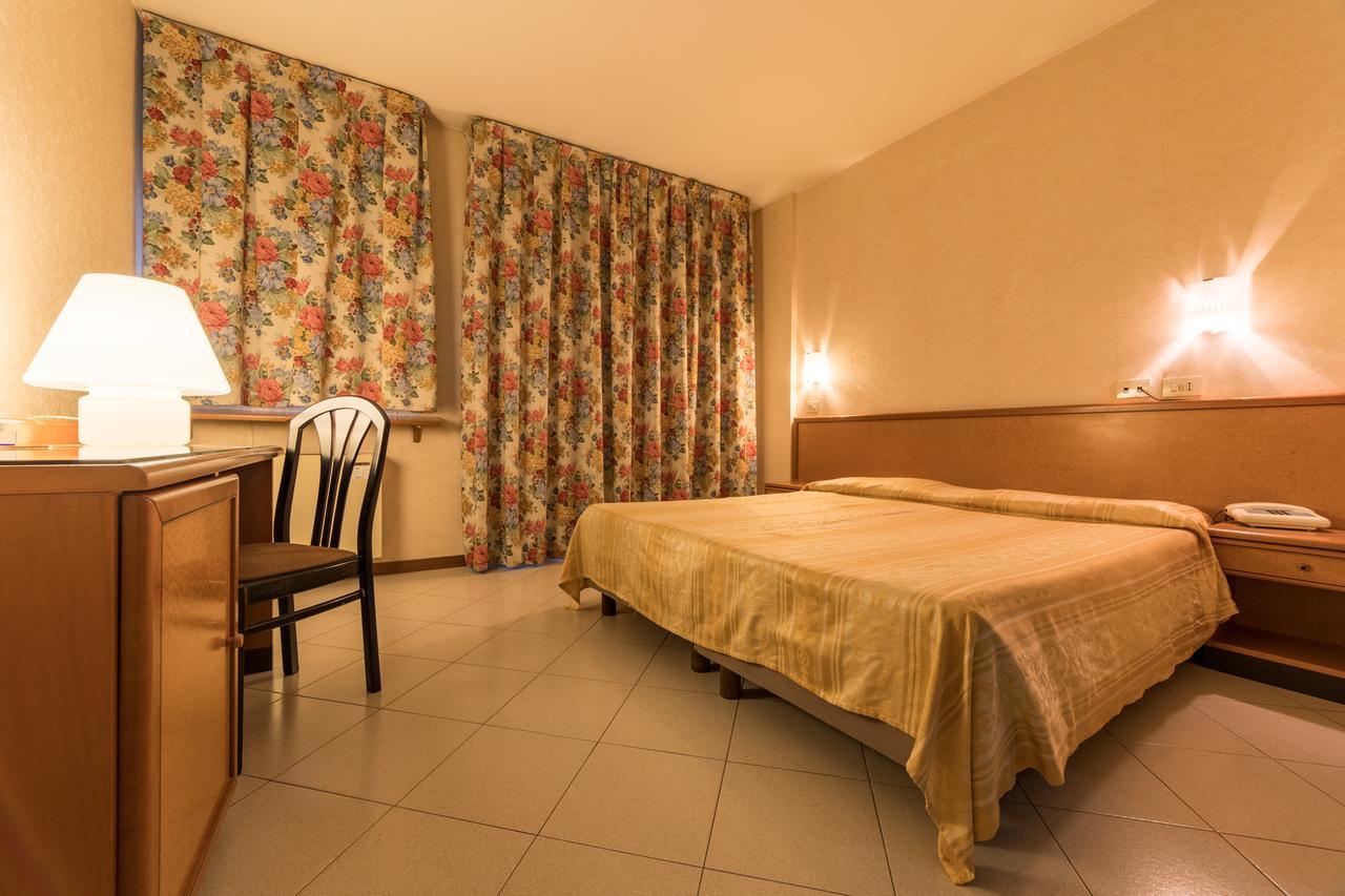Hotel Citta 2000 Рим Экстерьер фото